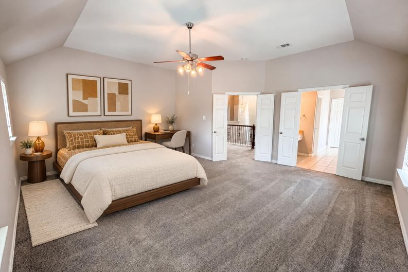 Photo 4 of 32 of 10330 Sandbar Dr, Irving, TX