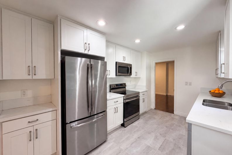 Photo 7 of 26 of 605 Ash St, Lake Oswego, OR