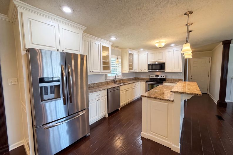 Photo 8 of 17 of 5416 Shipman Rd, Hope Mills, NC