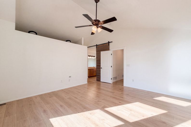 Photo 4 of 48 of 10562 Falcon St, Longmont, CO