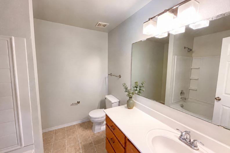 Photo 6 of 11 of 10914 Rivera Cv, San Antonio, TX