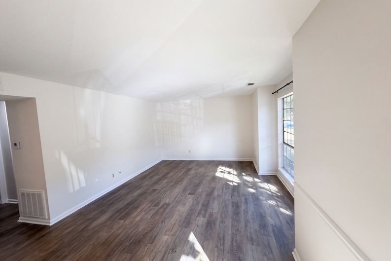 Photo 8 of 27 of 2024 Montreat Pkwy, Vestavia Hills, AL