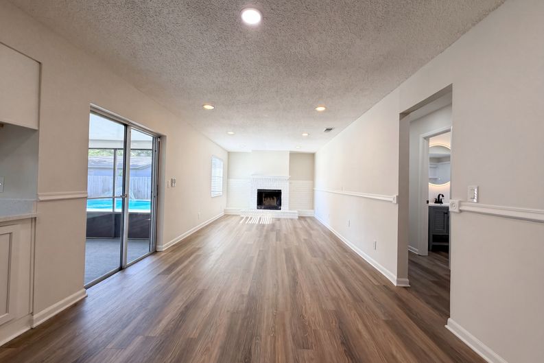 Photo 8 of 22 of 8351 Kipling Ct, Jacksonville, FL