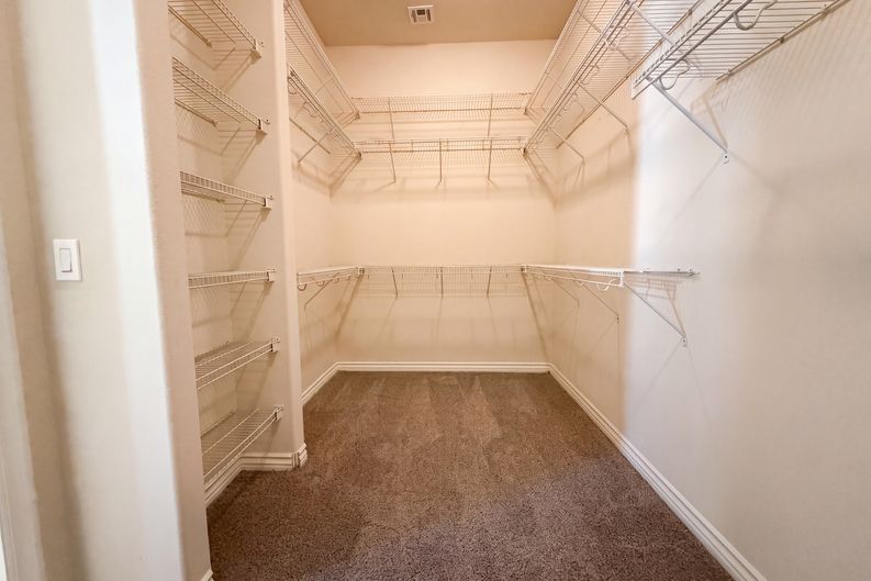Photo 4 of 27 of 7937 Base Camp Ave, Las Vegas, NV