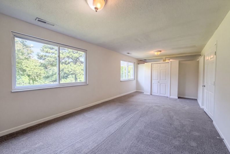 Photo 13 of 20 of 5277 Suntrail Dr, Black Jack, MO