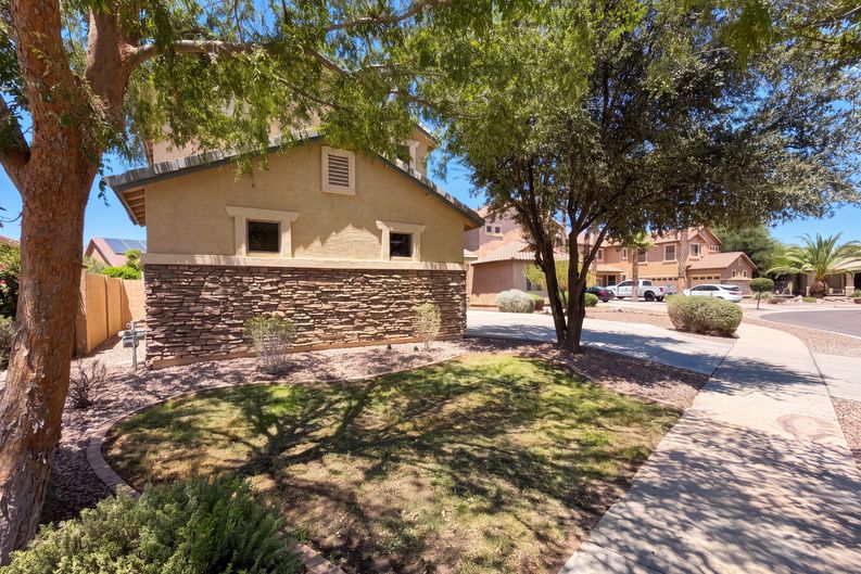Photo 33 of 38 of 13530 W Banff Ln, Surprise, AZ