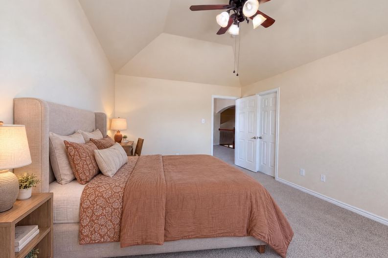 Photo 17 of 29 of 409 Lone Oak Ct, Kennedale, TX