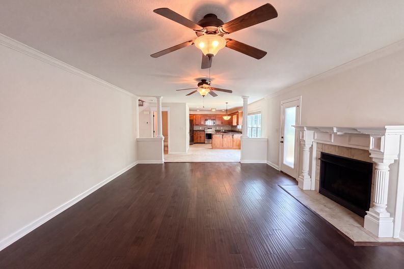 Photo 8 of 27 of 1733 Apache Way, Clarksville, TN