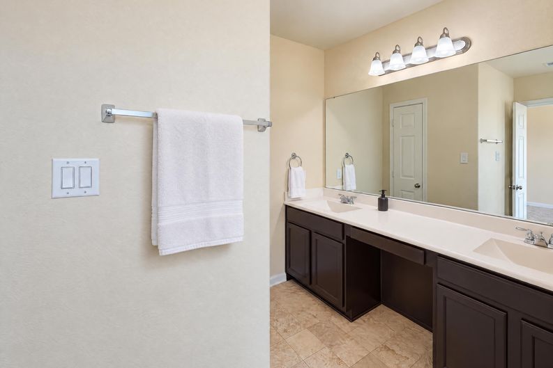 Photo 10 of 26 of 6516 Stoney Creek Dr, Pasadena, TX