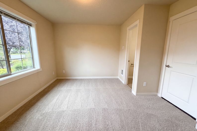 Photo 14 of 21 of 28428 SW Villebois Dr N, Wilsonville, OR