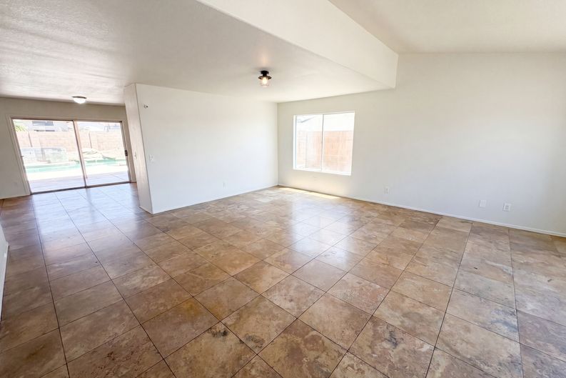 Photo 8 of 29 of 10860 W Lone Cactus Dr, Peoria, AZ