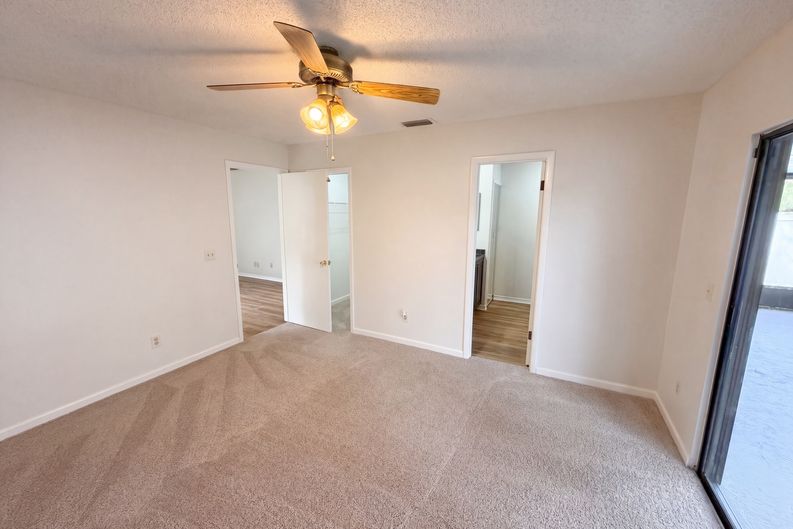 Photo 12 of 25 of 10033 Creekwater Blvd, Orlando, FL