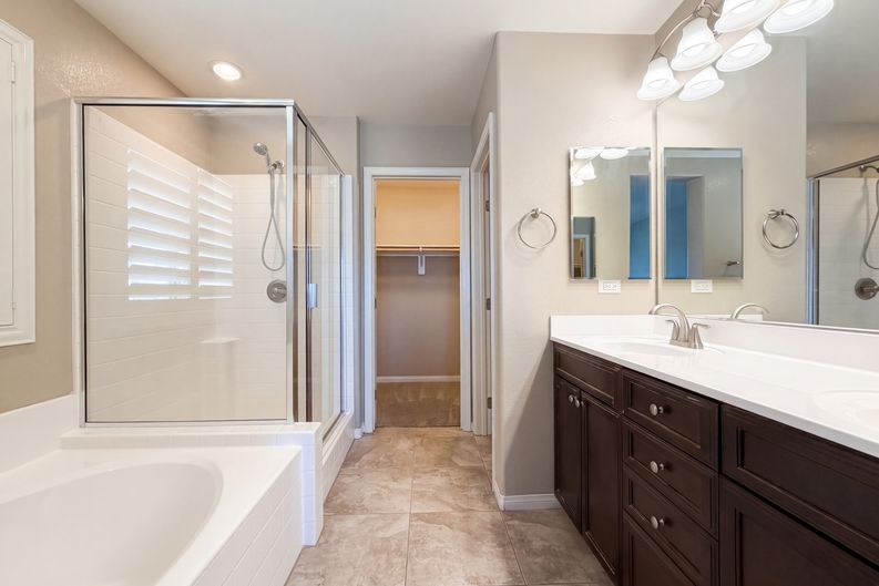 Photo 6 of 22 of 7963 Zuma Beach Ct, Las Vegas, NV