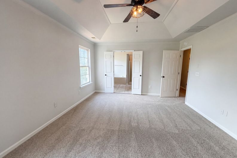 Photo 4 of 26 of 9 Bluff Ridge Ct, Greenville, SC