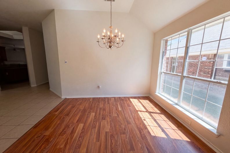 Photo 6 of 21 of 8526 Vista Grande Dr, Dallas, TX