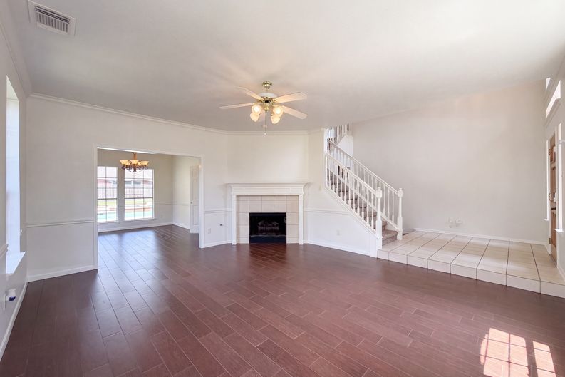 Photo 12 of 30 of 2854 Everett Dr, Friendswood, TX