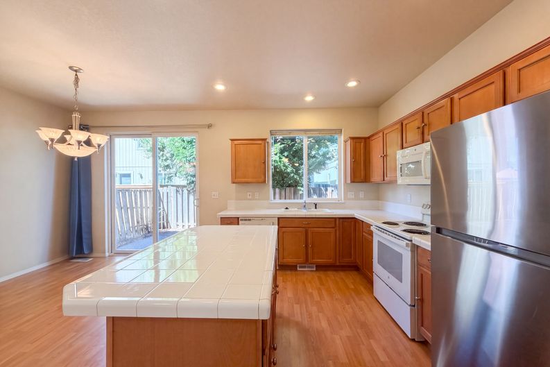 Photo 6 of 19 of 17615 SW Falling Leaf Ct, Beaverton, OR