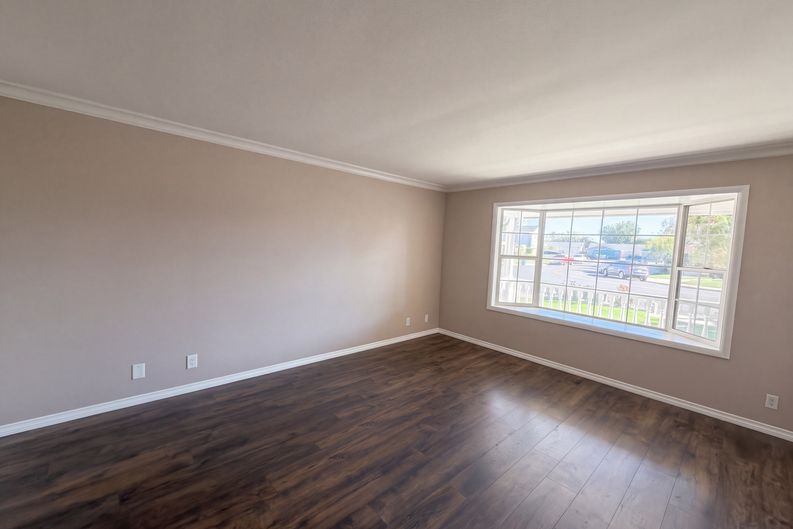 Photo 9 of 21 of 4665 Guava Ave, Seal Beach, CA