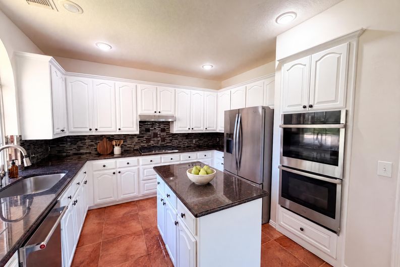 Photo 3 of 22 of 3106 Westshore Dr, Rowlett, TX