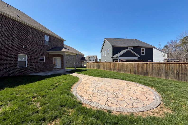Photo 11 of 44 of 2714 Green Ash Ln, Knoxville, TN