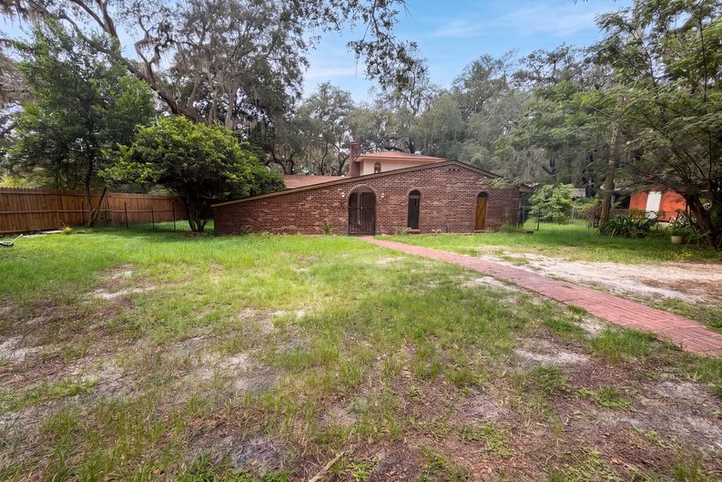 Photo 4 of 43 of 8042 County Line Rd, Melrose, FL