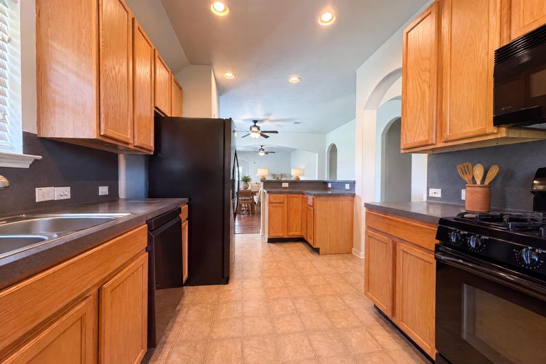 Photo 6 of 21 of 11327 Grass Lake Ln, Richmond, TX