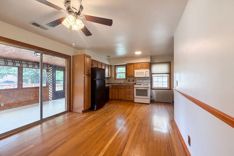 Photo 4 of 20 of 6971 Warder Dr, Cincinnati, OH
