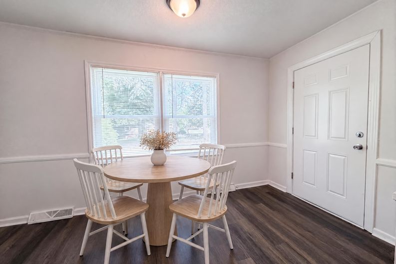 Photo 7 of 16 of 206 Lilly St, Cherryville, NC