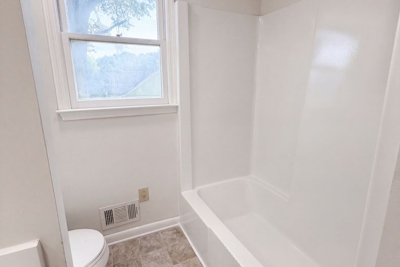 Photo 36 of 39 of 604 Meadowbrook Dr, Spartanburg, SC
