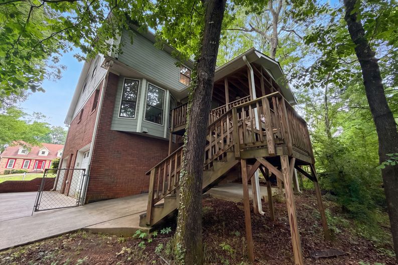 Photo 5 of 24 of 1223 6th St, Pleasant Grove, AL