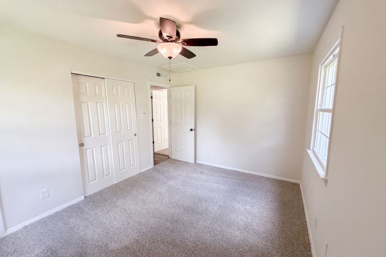 Photo 16 of 21 of 728 Milan Rd E, Charlotte, NC