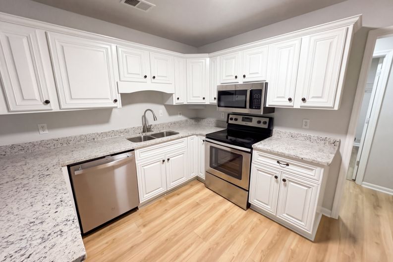 Photo 3 of 47 of 1100 Timber Ridge Rd, Watkinsville, GA