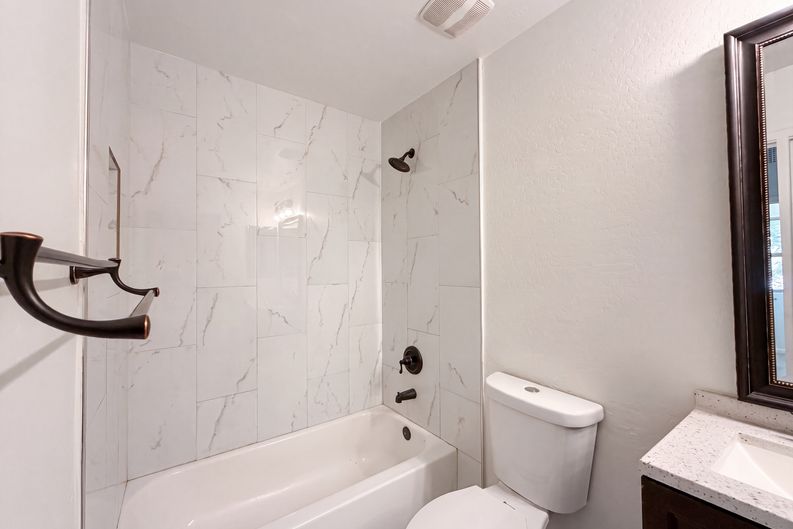 Photo 14 of 27 of 7730 W Giles Rd, Phoenix, AZ