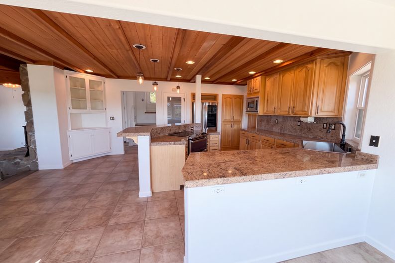Photo 6 of 35 of 8384 Woodman Ln, Newcastle, CA