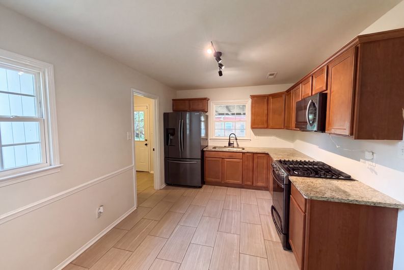 Photo 6 of 21 of 728 Milan Rd E, Charlotte, NC
