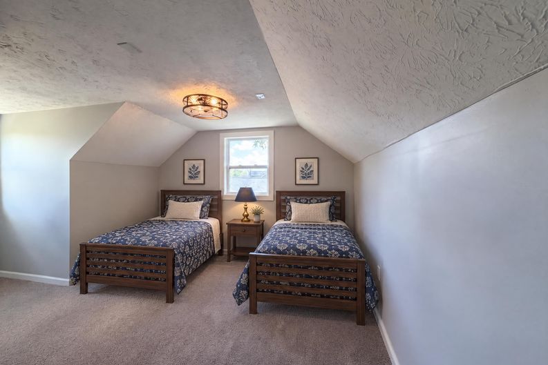 Photo 19 of 38 of 6363 Sandric Ln, Liberty Township, OH
