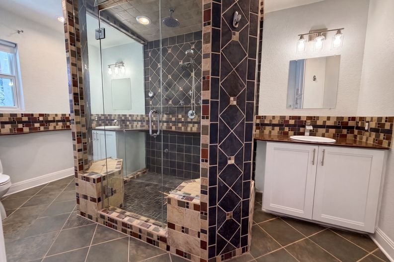 Photo 12 of 25 of 106 Briarcliff Dr, San Antonio, TX