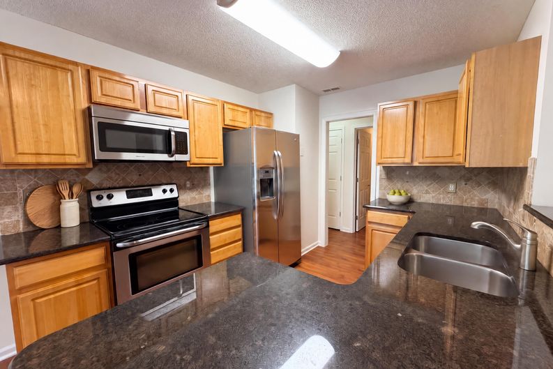 Photo 8 of 23 of 4315 Enoch Dr, Charlotte, NC