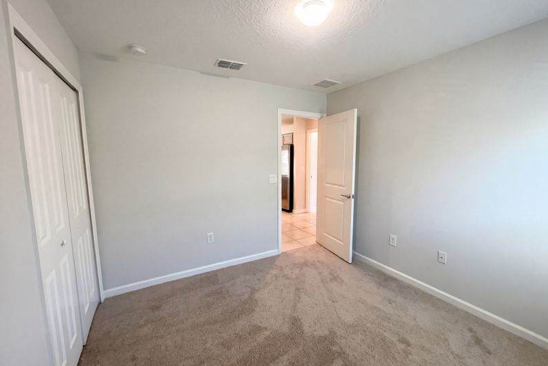Photo 13 of 24 of 4322 Sunny Creek Pl, Kissimmee, FL