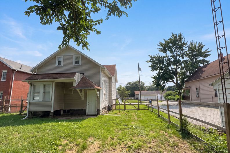 Photo 24 of 32 of 608 Howland Ave, Toledo, OH