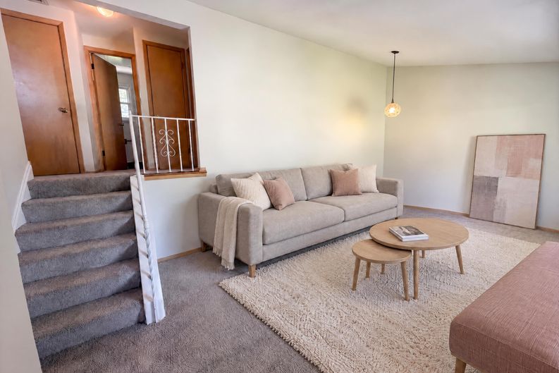 Photo 9 of 24 of 5444 Kenbridge Dr, Cleveland, OH