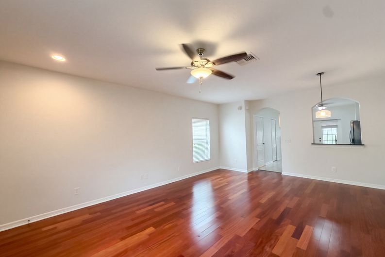 Photo 3 of 20 of 16315 Swan View Cir, Odessa, FL