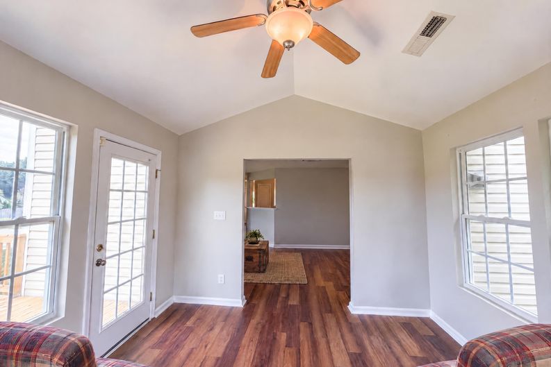 Photo 10 of 28 of 112 Rockbridge Ct, Kernersville, NC