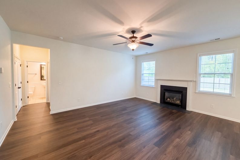 Photo 3 of 22 of 317 Whispering Breeze Ln, Summerville, SC