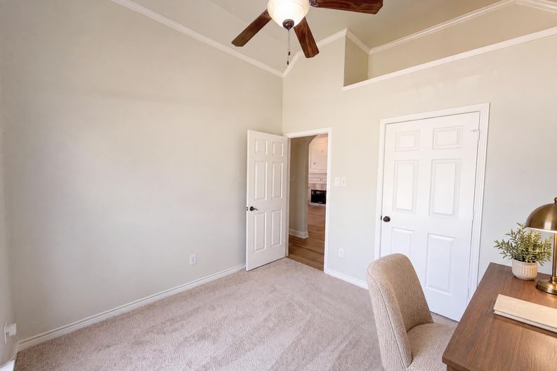 Photo 13 of 26 of 8703 Stonecrest Dr, Irving, TX