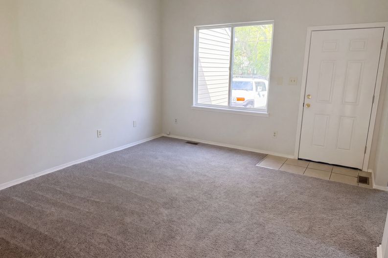 Photo 10 of 28 of 21425 Averhill St, Farmington Hills, MI