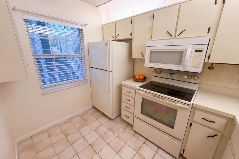Photo 21 of 37 of 1465 Millstream Ln, Dunedin, FL
