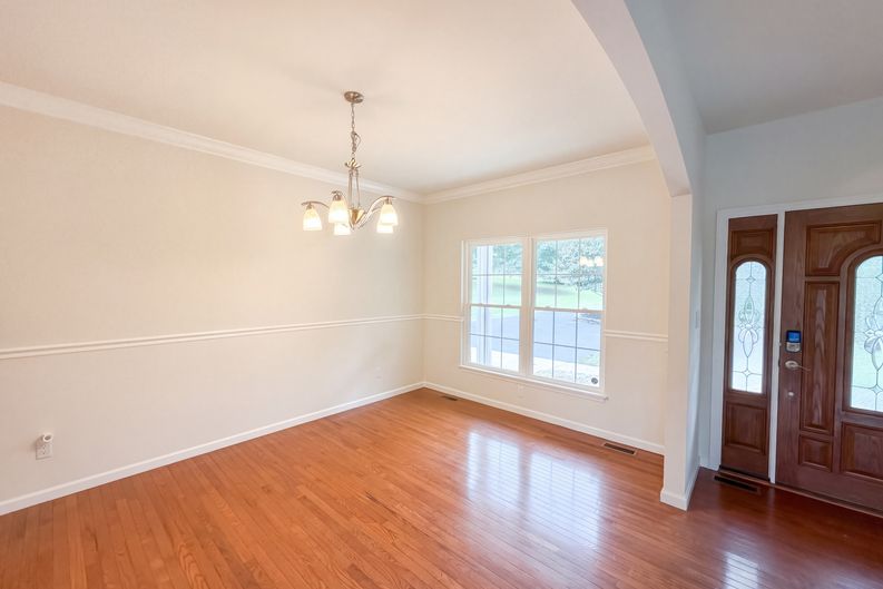 Photo 8 of 24 of 10107 Manassas Dr, Festus, MO