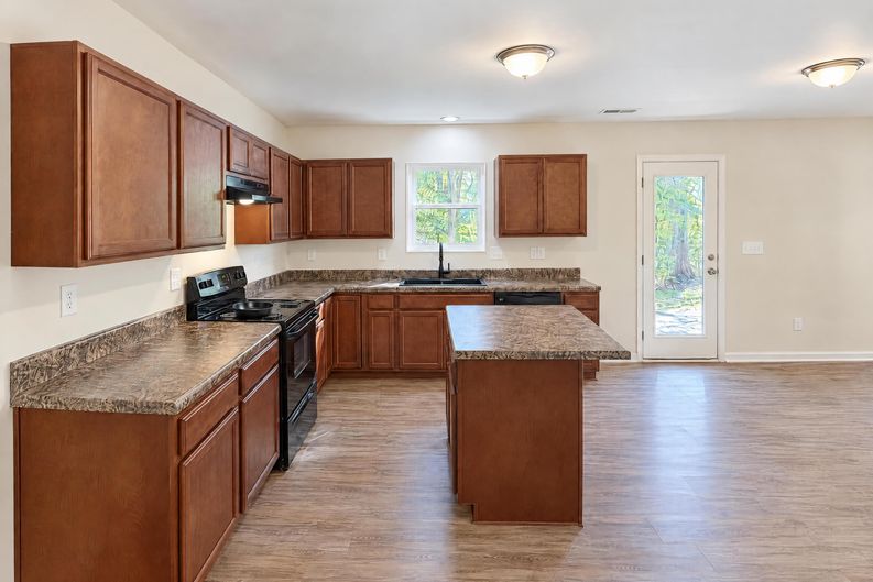 Photo 6 of 30 of 658 Buckskin Rd, Oakboro, NC