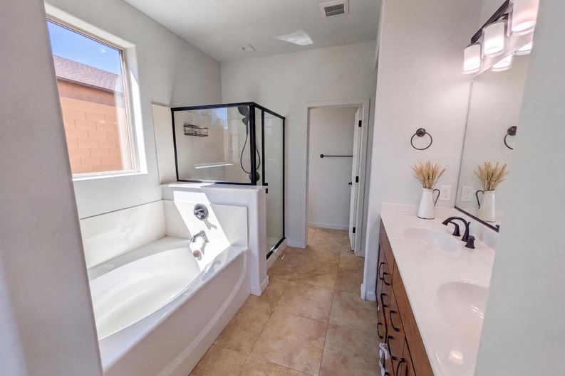 Photo 6 of 17 of 431 McKinnon Rd, Clarkdale, AZ